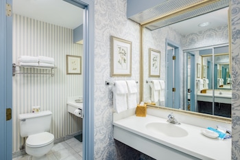 Deluxe Room, 1 King Bed