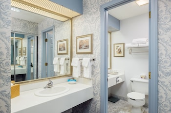 Deluxe Room, 1 Queen Bed