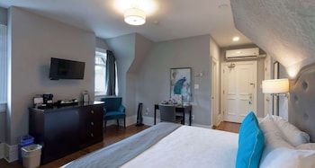 Standard Room, 1 King Bed, Non Smoking, Balcony