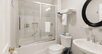 Standard Room, 1 King Bed, Non Smoking, Balcony