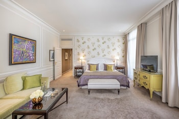 Junior Suite, city or courtyard view