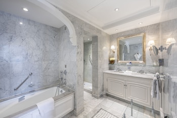 Suite, sea view