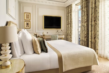 Deluxe Prestige Room - city or courtyard view