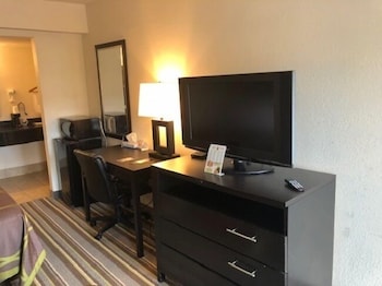Deluxe Room, 1 King Bed, Non Smoking