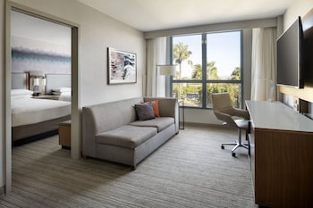 Classic Suite (Mobility/Hearing Accessible, Tub)