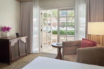 1 King Bed with Balcony