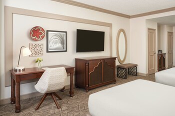 2 Double Beds ADA Tub