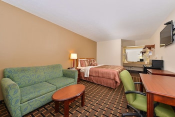 Suite, 1 King Bed, Smoking (Business)