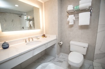 Suite, 1 King Bed, Non Smoking (Living Room)