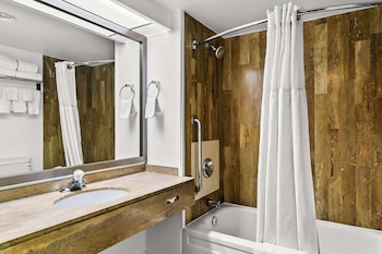 Standard Room, 2 Queen Beds, Non Smoking, Refrigerator (Pet Friendly)