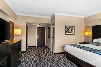 Standard Room, 1 Queen Bed, Non Smoking, Refrigerator