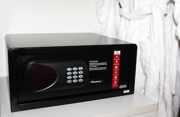 Executive King Plus