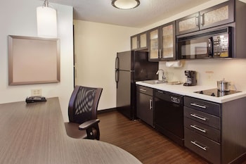 Studio Suite, 1 Queen Bed, Accessible (Mobility Roll in Shower)