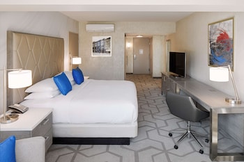Deluxe Room, 1 King Bed