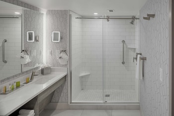 Suite, 1 King Bed (Kingsley)