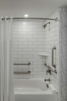 Room, 1 King Bed, Accessible, Bathtub (Mobility)