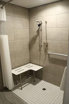 Standard Room, 1 King Bed, Accessible