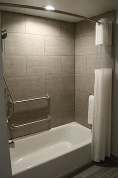 Standard Room, 1 King Bed, Accessible