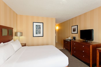 Standard Room, 2 Double Beds (High Floor)