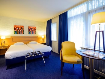 Twin Room (Bath and Terrace)