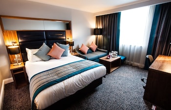 Standard Room, 1 Queen Bed with Sofa bed