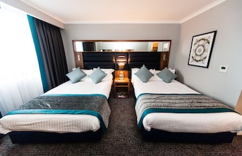 Standard Room, 1 Queen Bed