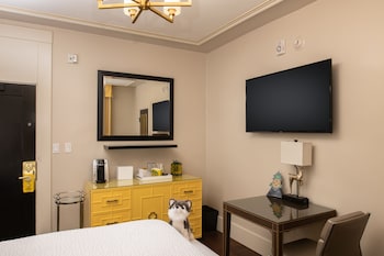 Room, 1 Queen Bed (Starlet)