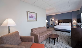 Suite, 1 King Bed (with Sofabed)