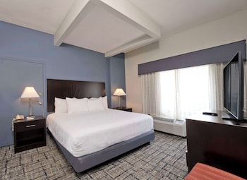 Suite, 1 King Bed, Jetted Tub