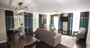 Suite, 1 King Bed, Non Smoking, Jetted Tub (Separate Living Room;with Sofabed)