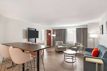 Suite, 1 King Bed, Accessible, Bathtub (with Sofabed)