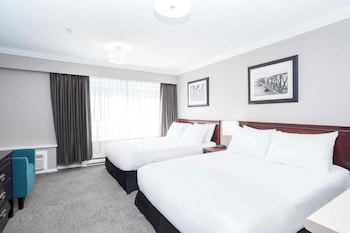 Studio Suite, 2 Queen Beds, Kitchen