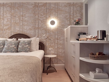 Ambassador Room