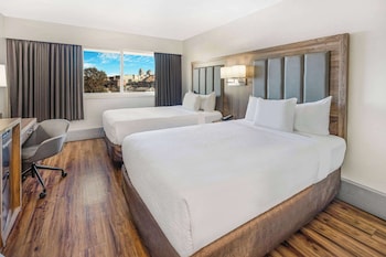 Deluxe Room, 2 Double Beds, Kitchenette, Harbor View (with Kitchenette)