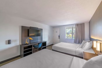 Standard Suite, 2 Queen Beds, Non Smoking