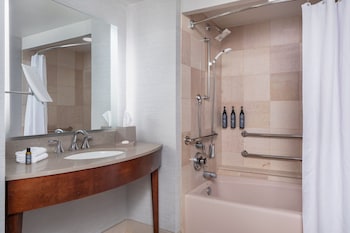 Room, 2 Queen Beds (Mobility Accessible, Roll-in Shower)