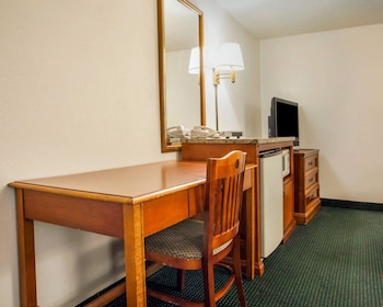 Standard Room, 1 King Bed, Non Smoking