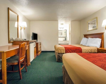 Senior Room, 2 Double Beds, Non Smoking