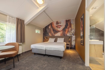 Comfort Room (Shower)