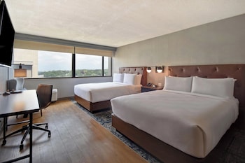 Room, 2 Queen Beds (Mobility/Hearing Access, Roll-In Shwr)
