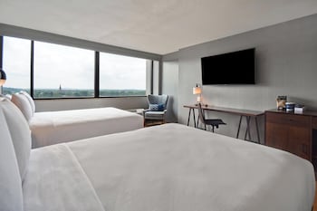 Room, 2 Queen Beds (Mobility/Hearing Accessible, Tub)