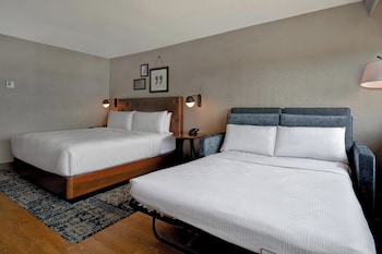 Deluxe Room, 1 King Bed with Sofa bed