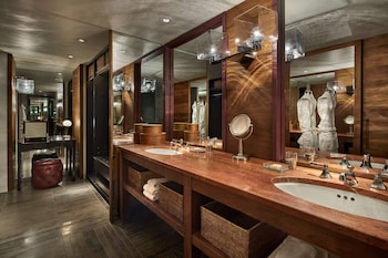 Suite (Ambassador)