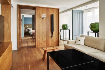 Suite (Ambassador)