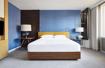 Room, 1 King Bed, Accessible, Bathtub