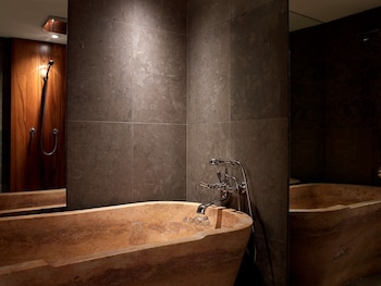 Suite (Ambassador)