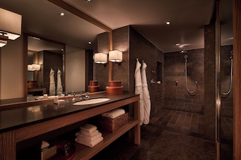 Junior Suite, 1 King Bed (High Floor)