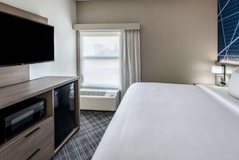 Suite, 1 King Bed, Non Smoking