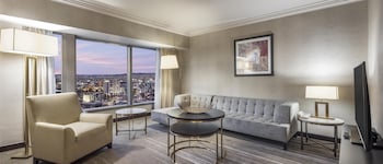 Executive Suite, 1 King Bed (Lounge Access)