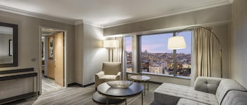 Executive Suite, 1 King Bed (Lounge Access)